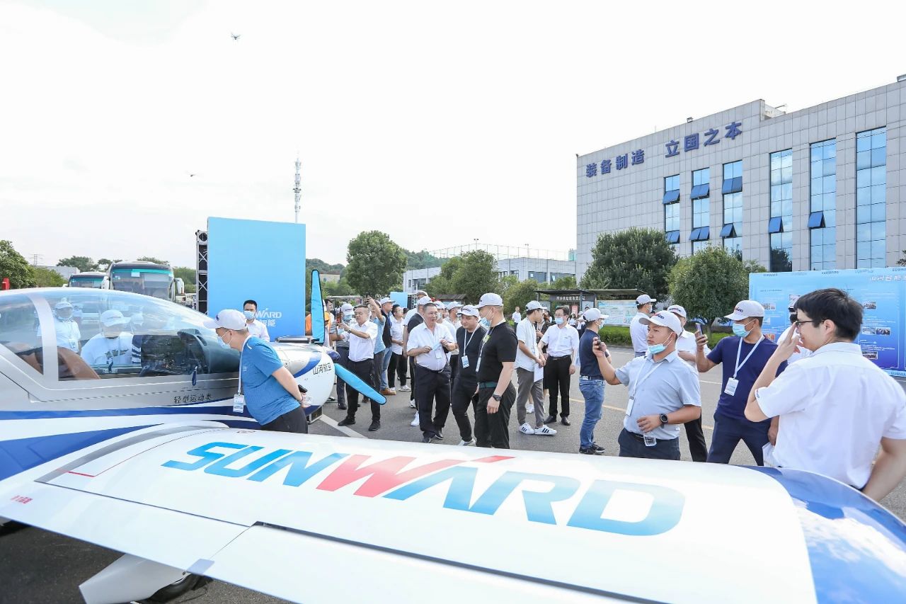 ��չ�����ң�qyh���ѻ�������ܳɾ�չʾ��������ų���Ϯ