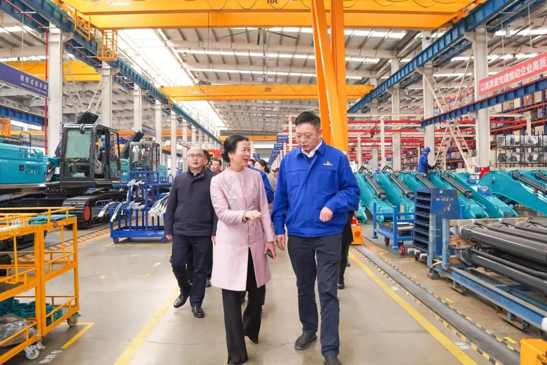 20220302084735_73643 长沙市总工会、长沙经开区总工会一行调研qyh球友会官网智能