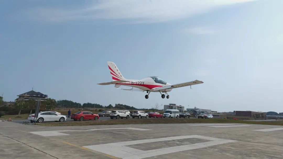 20220314084539_64556 火情就是号令!湖南航空应急接济队qyh球友会官网机组展示“qyh球友会官网速度”