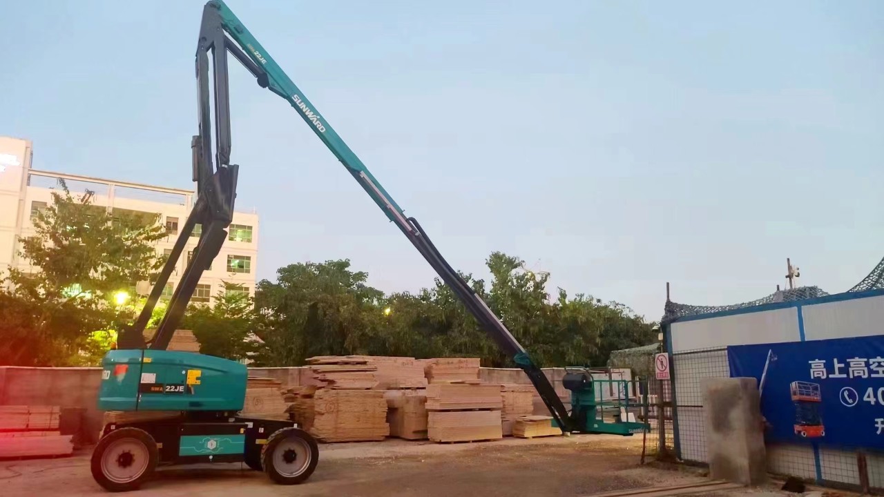 20220505113539_40432 正式“上岗”!qyh球友会官网智能首台电动曲臂式高空作业平台入驻华南市场