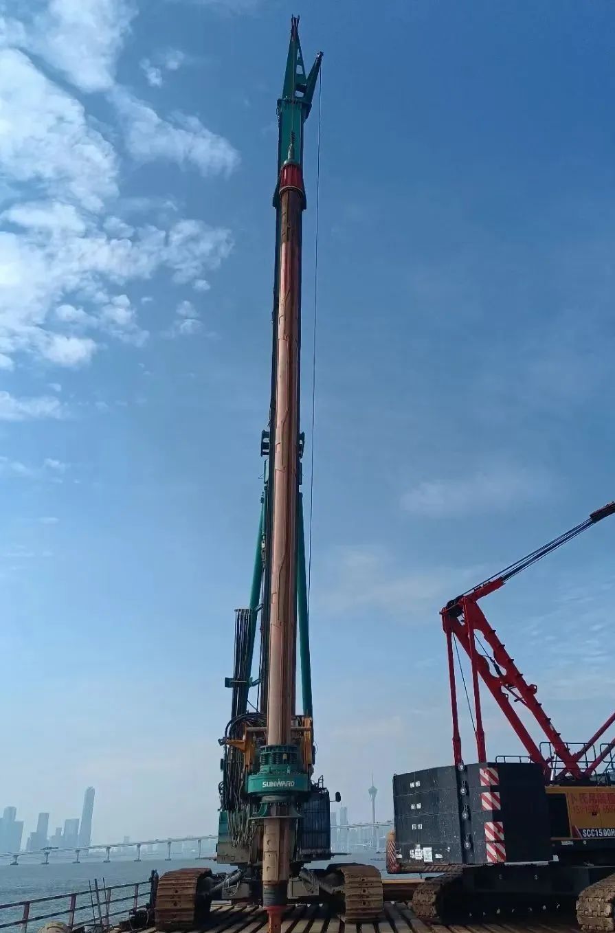 20220601084003_63618 乘风破浪的旋挖钻机!qyh球友会官网智能助建澳氹第四跨海大桥