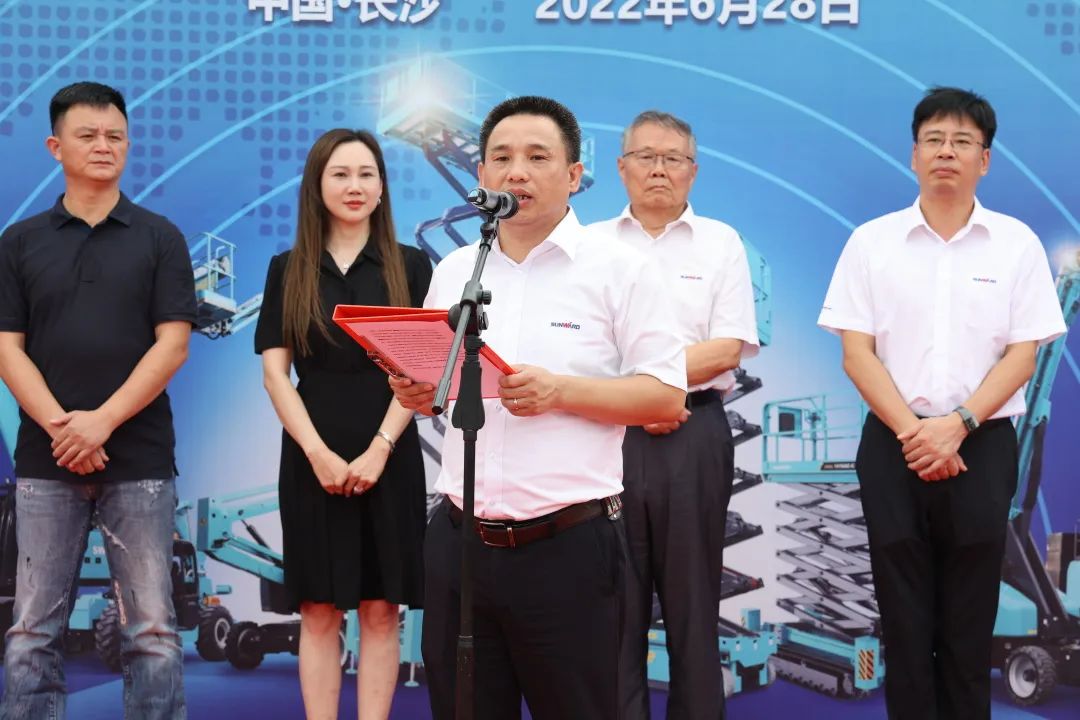 �����ʮ���������¸ߵأ�qyh���ѻ�������ܸ߿ջ�е�豸��ӭ��������