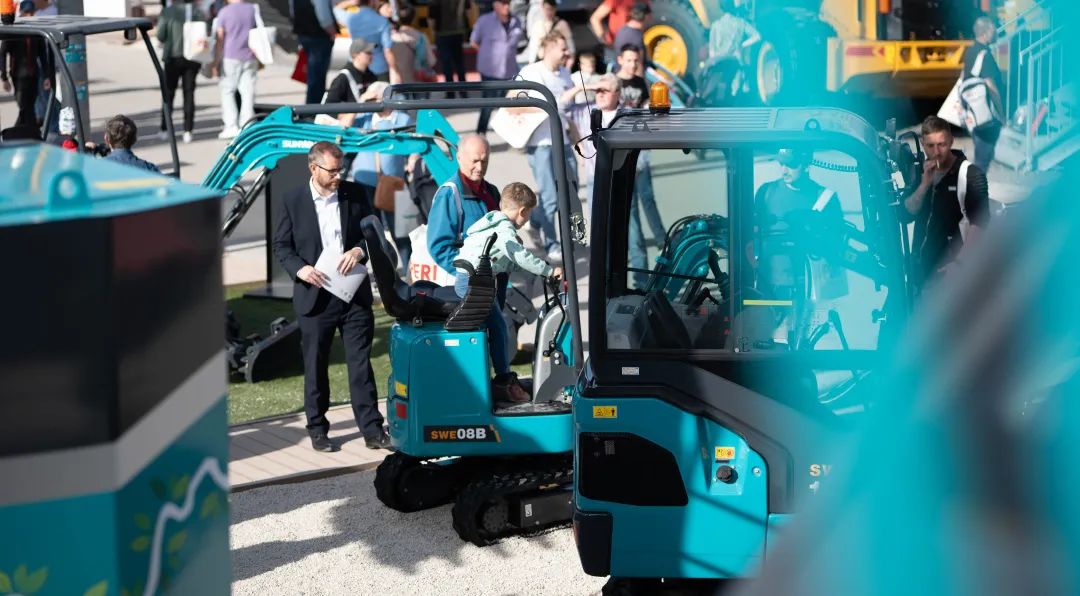 20221102092133_53467 Bauma 2022 | 一组火热现场图带您沉温qyh球友会官网智能德国宝马展之旅