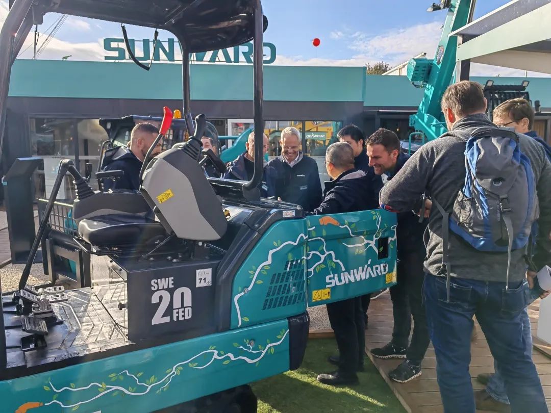 20221102092150_13526 Bauma 2022 | 一组火热现场图带您沉温qyh球友会官网智能德国宝马展之旅