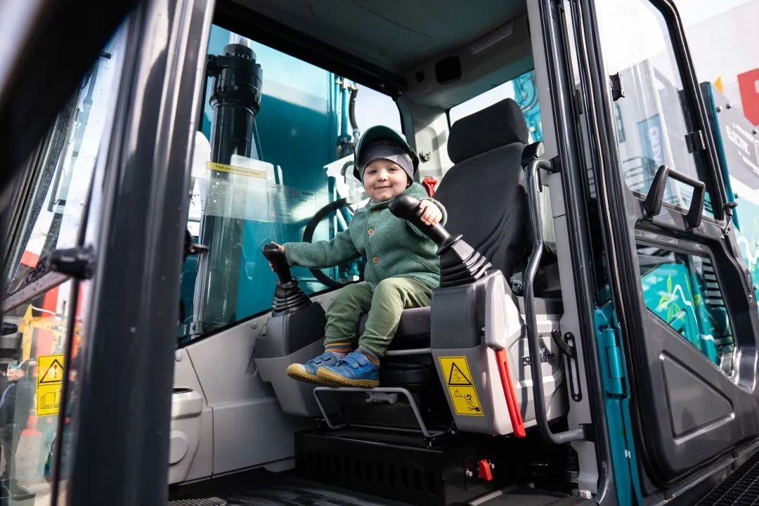 20221102092423_39514 Bauma 2022 | 一组火热现场图带您沉温qyh球友会官网智能德国宝马展之旅