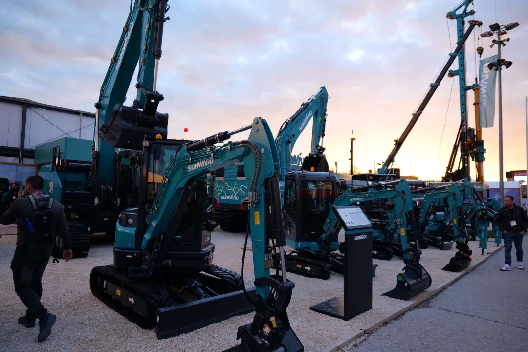 20221102093105_51195 Bauma 2022 | 一组火热现场图带您沉温qyh球友会官网智能德国宝马展之旅