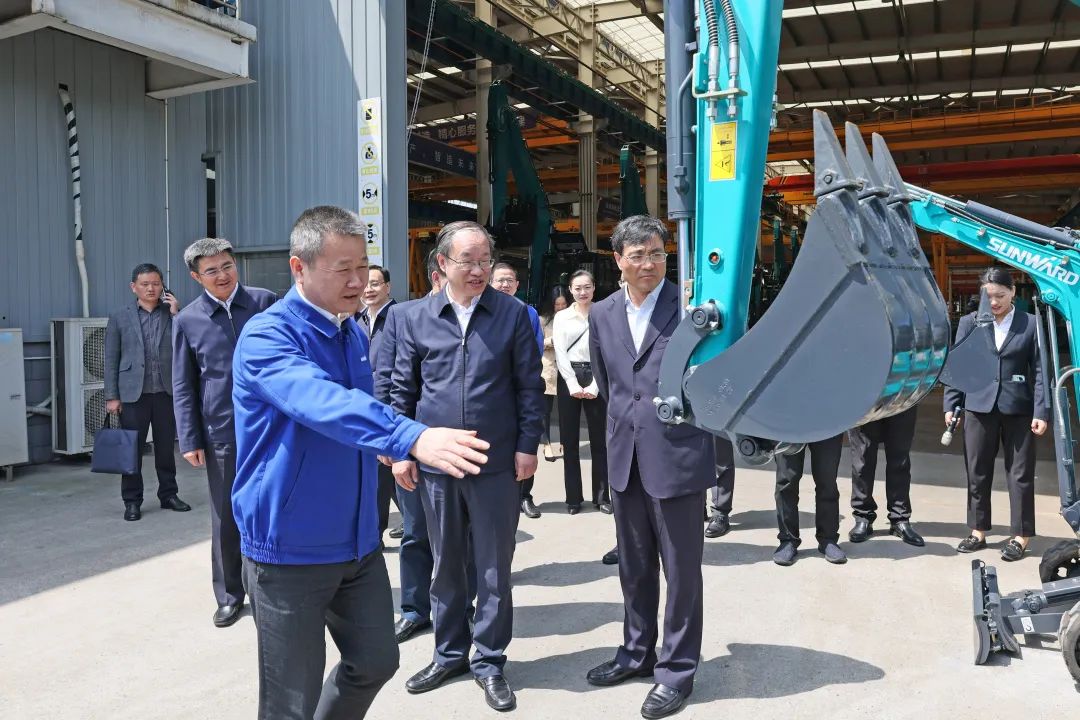 20230411083456_18973 人社部党组成员、副部长俞家栋调查调研qyh球友会官网智能