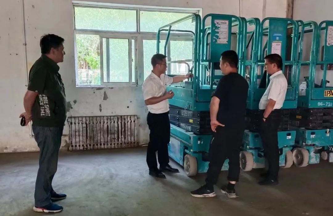 20230627200244_82445 倾听客户心声!qyh球友会官网智能高空机械“服务万里杏妆走进东北