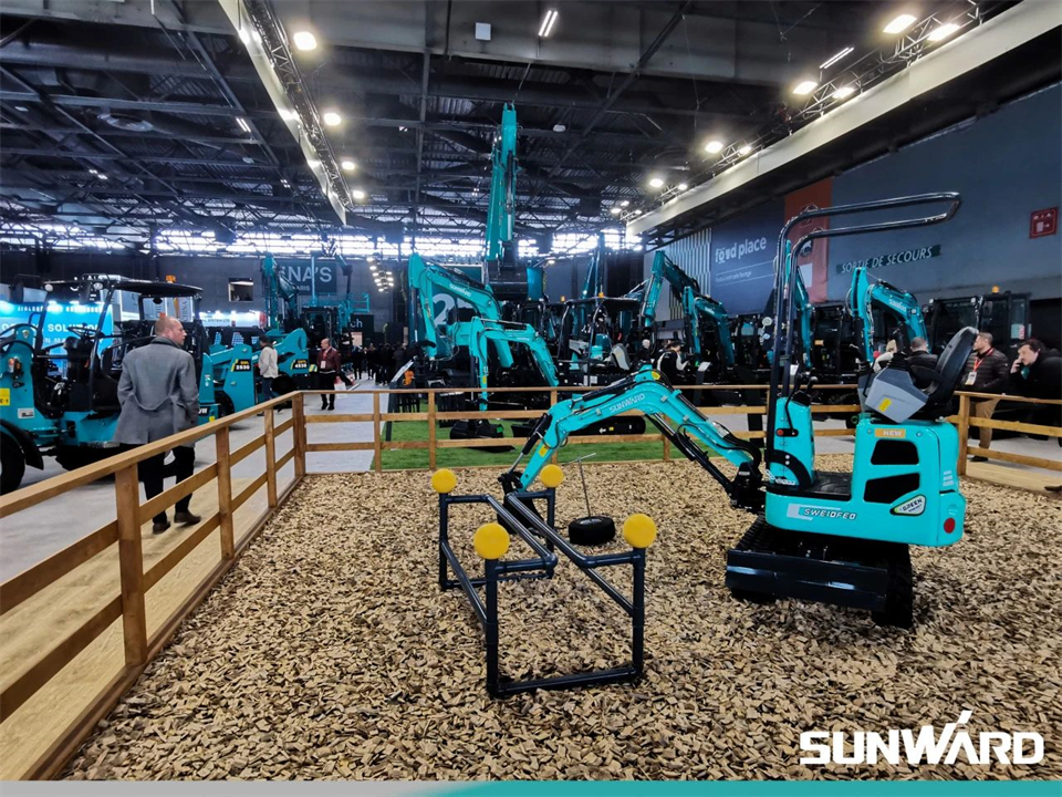 qyh���ѻ��������Я���³ɾ�����2024�귨�����蹤�̻�еչ