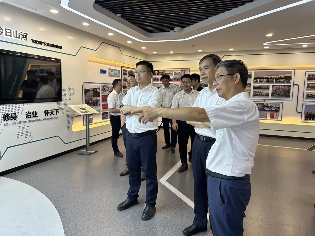 深入互换合作!昭通港李明忠副总经理率队莅临qyh球友会官网智能调查互换!