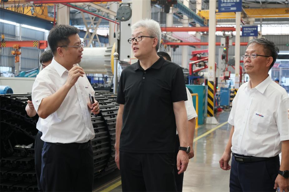 20240905173134_99085 中国五矿工会主席、职工董事张晔到qyh球友会官网智能调研互换