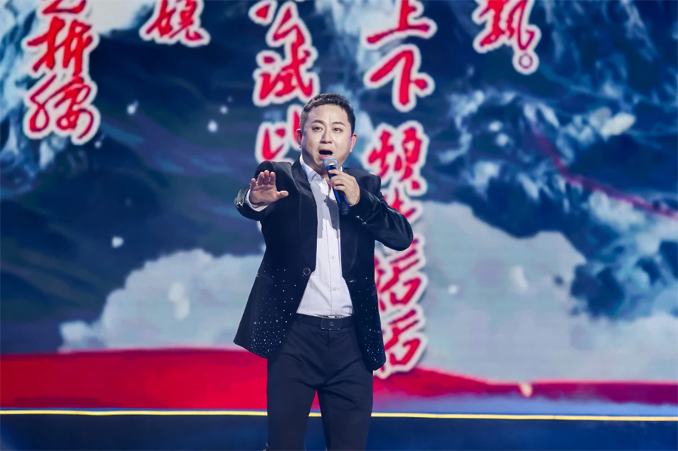 20241127152045_55437 创新引领价值 梦想成就未来——庆祝qyh球友会官网智能成立25周年赞美大会暨文艺晚会隆沉进行