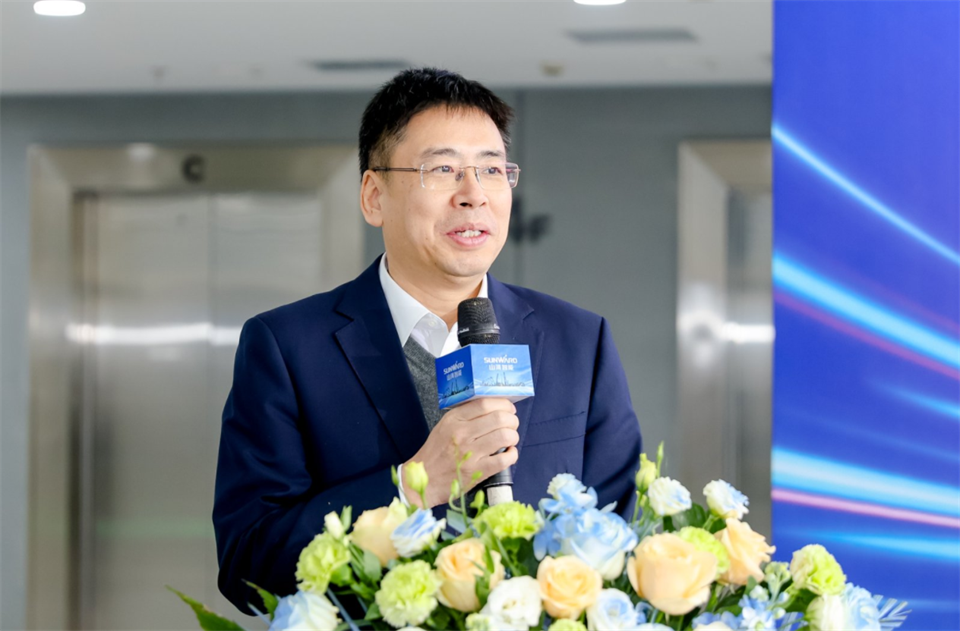 �ƶ����ֻ�ת����qyh���ѻ����������SAPǩ��ս��������̸