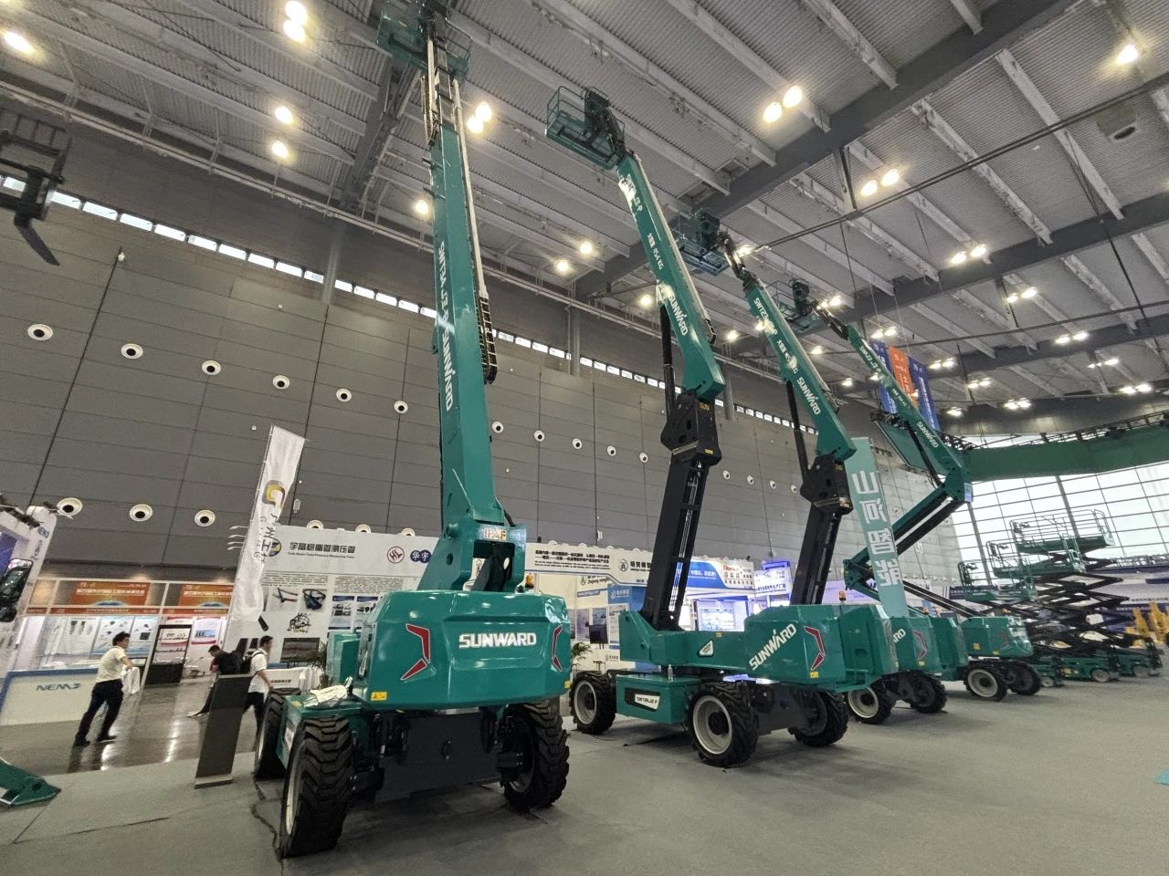 2025 CICEE | qyh���ѻ��������SWT34JE-P�綯ֱ��ʽ�߿���ҵƽ̨�����䲼��