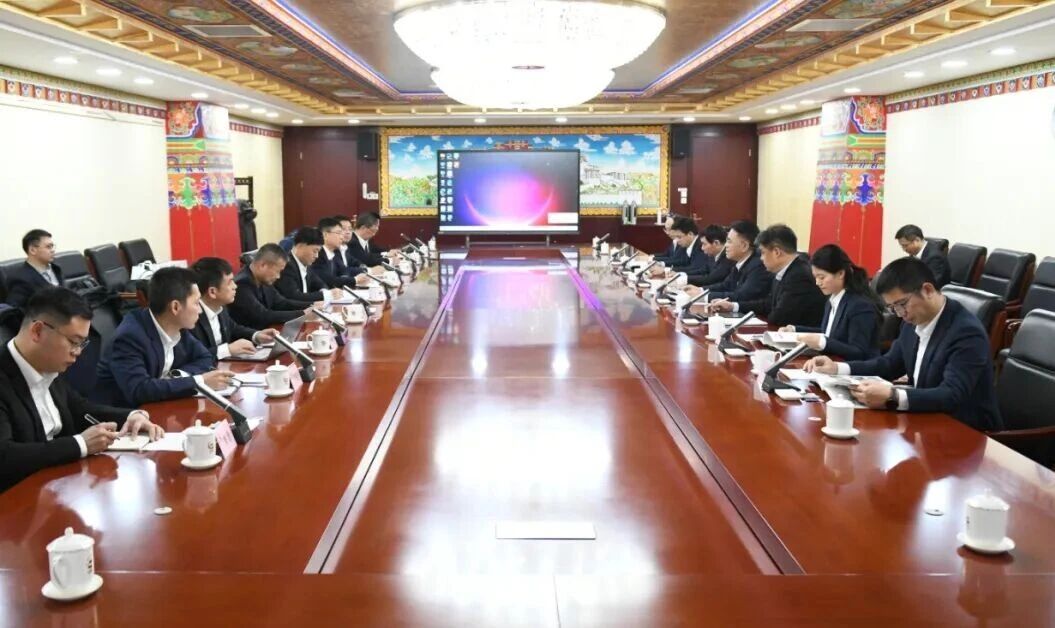 昭通工控集团董事长景广军率qyh球友会官网智能团队到中国黄金集团造访互换