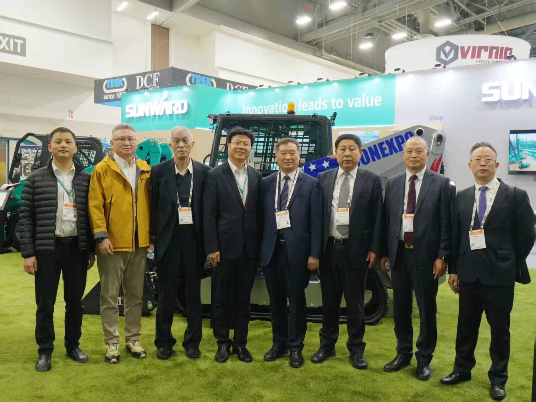 2026美国拉展 | 中国工程机械工业协会会长苏子孟一行到访qyh球友会官网智能展位